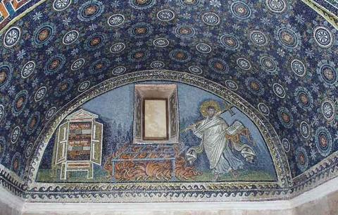 Mosaico: Lourenço, com uma cruz ao ombro e um livro aberto, caminha para uma grelha sobre o fogo; à esquerda, um armário com os Evangelhos